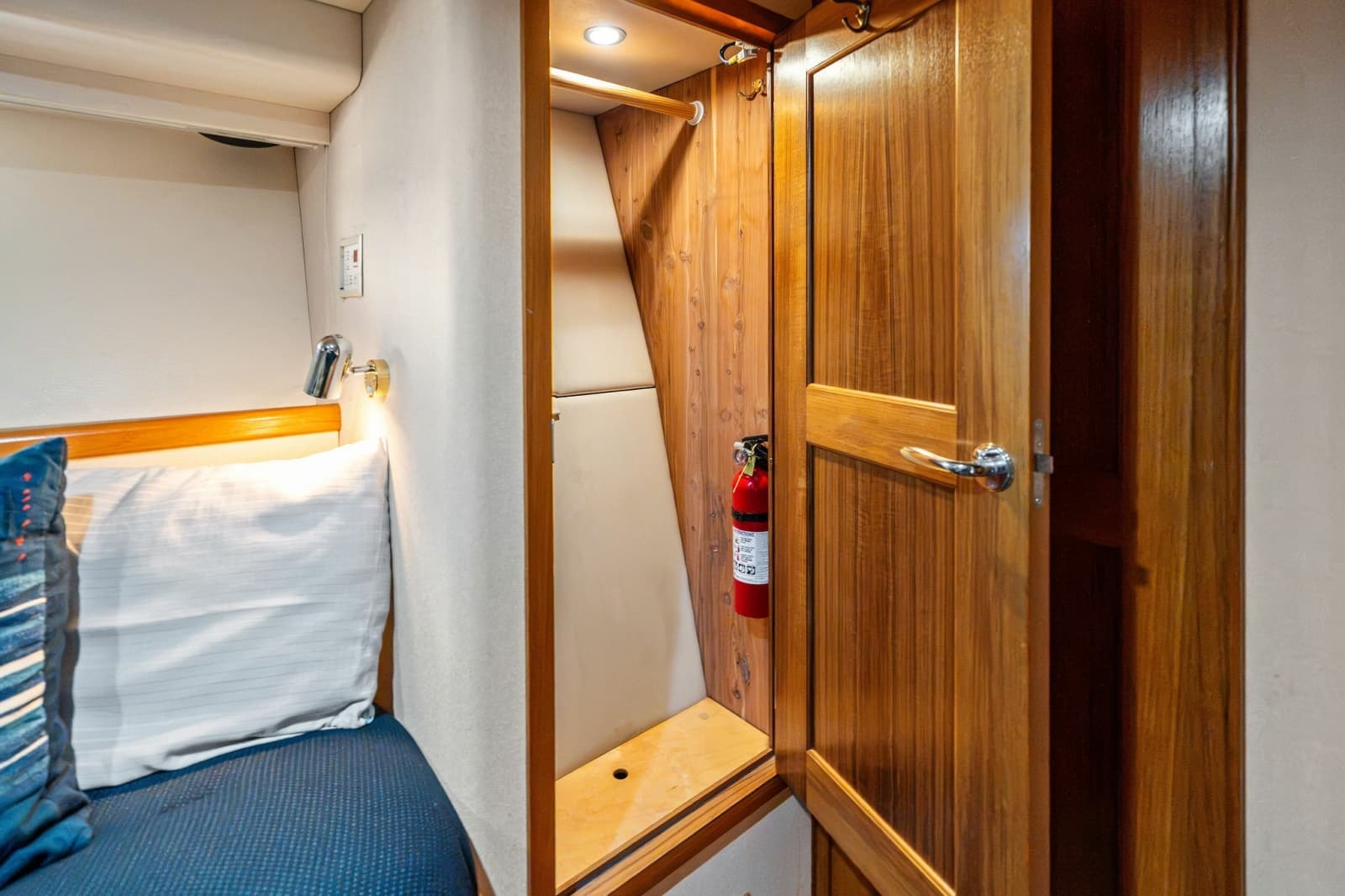 2001 Pacific Mariner 65