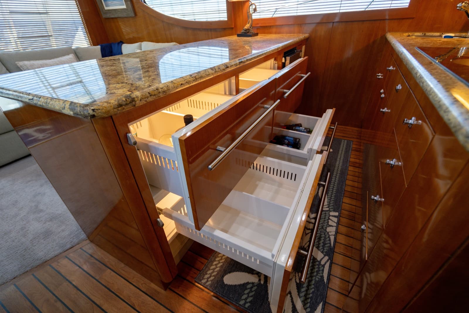 2004 Hatteras 54 Convertible