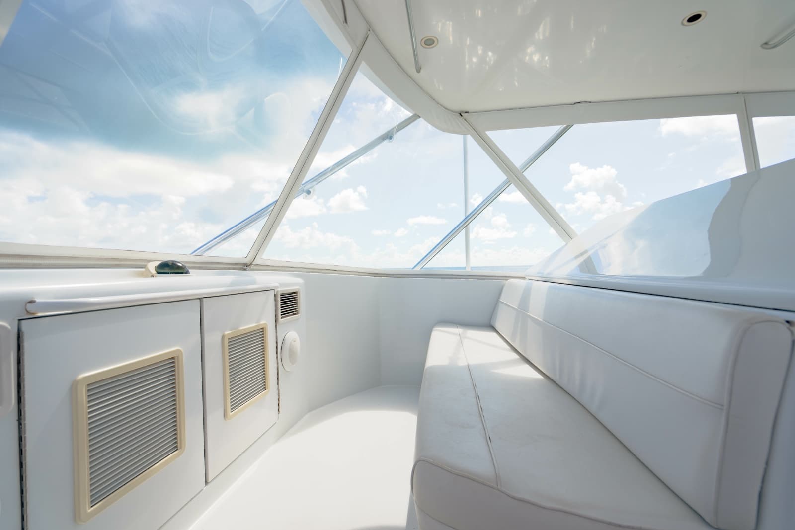 2004 Hatteras 54 Convertible