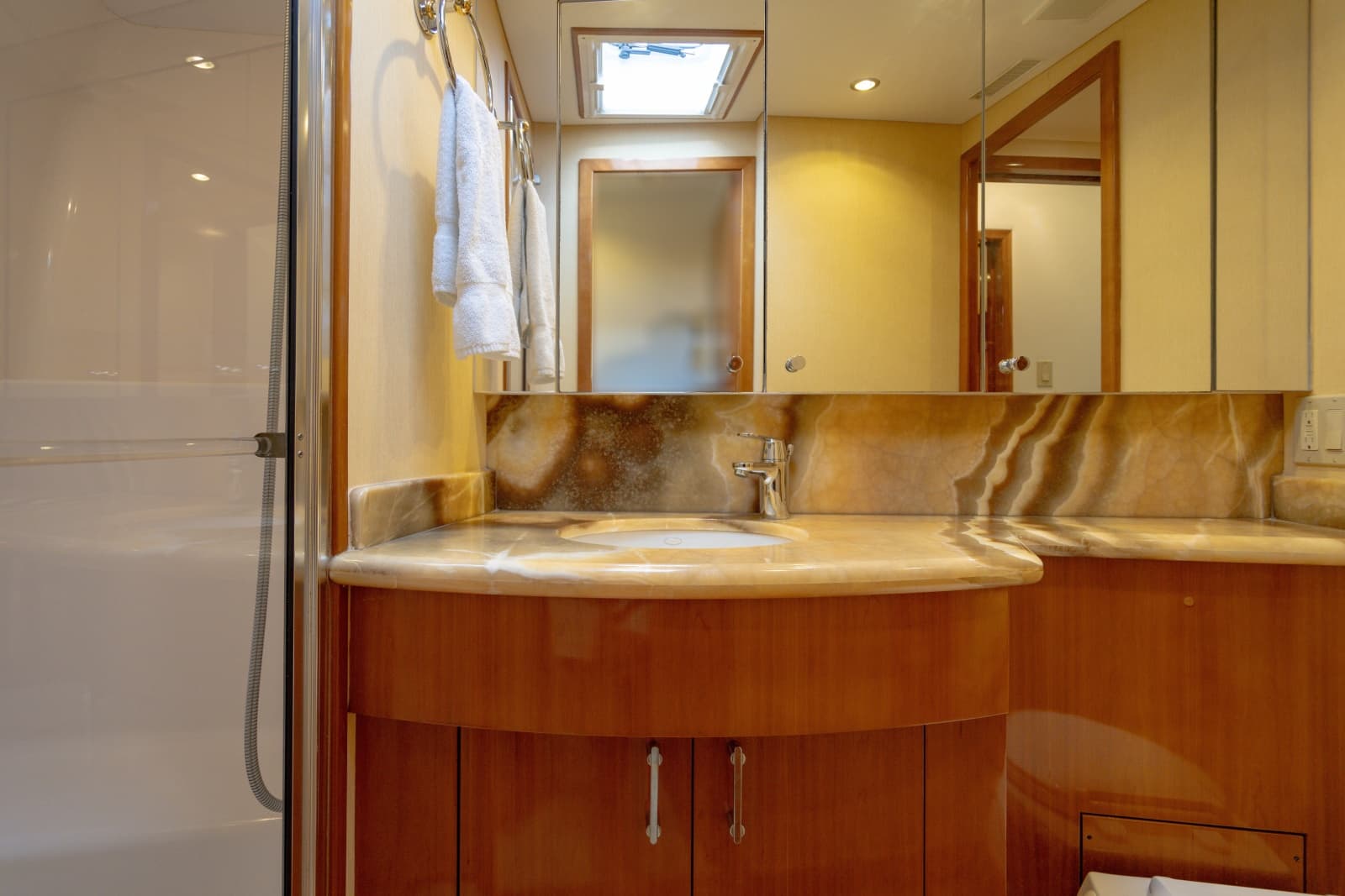 2004 Hatteras 54 Convertible
