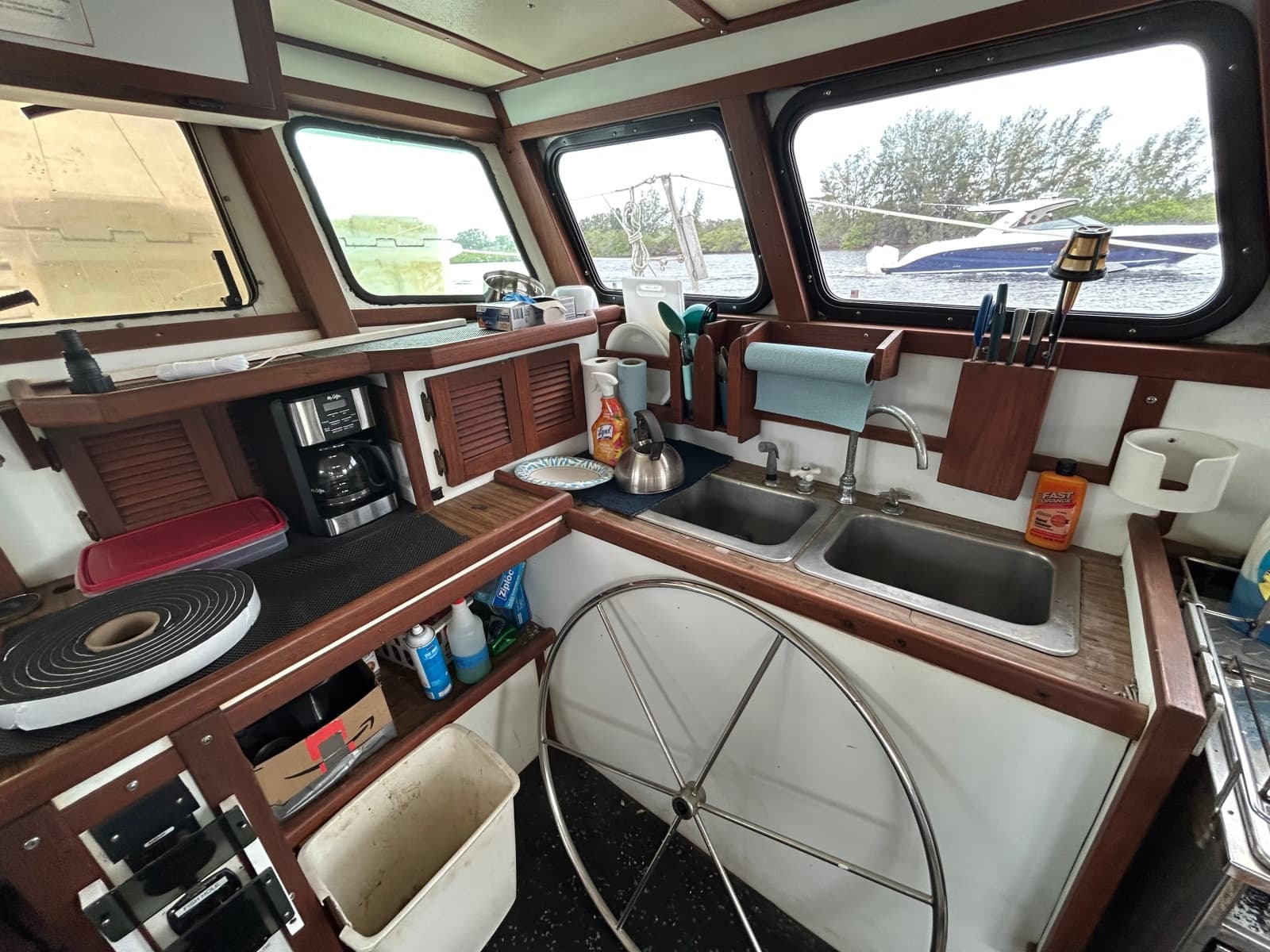 1990 Custom 57 Fishing