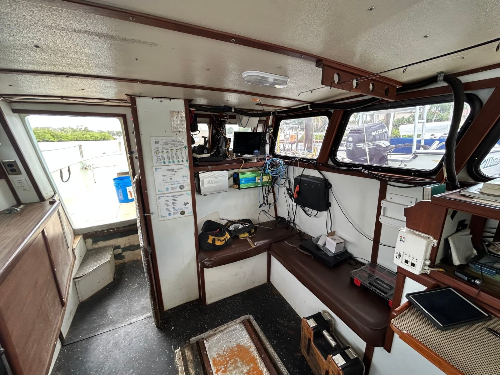 1990 Custom 57 Fishing