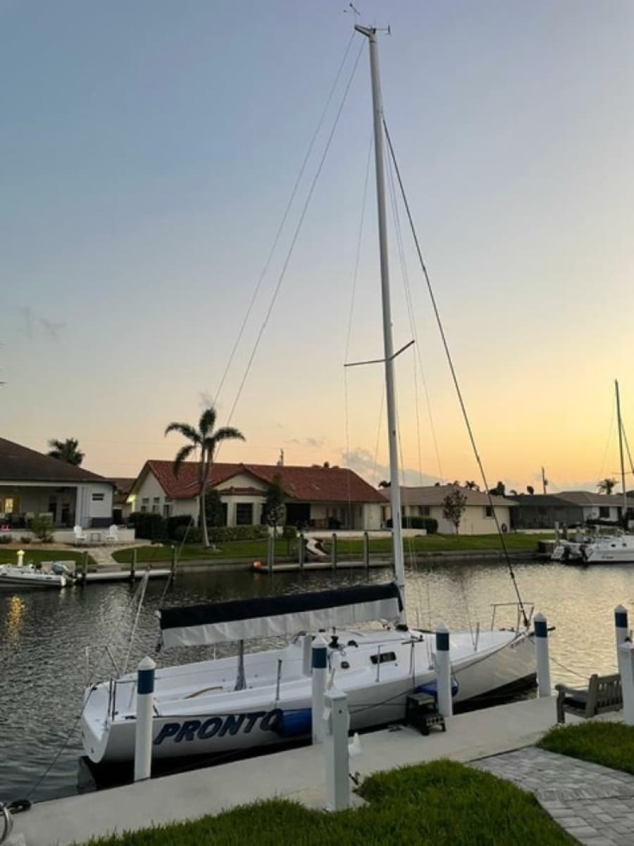 2022 J Boats J9