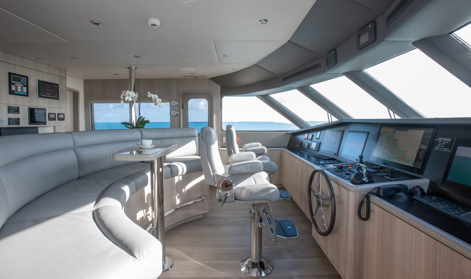 2000 Trinity Yachts 