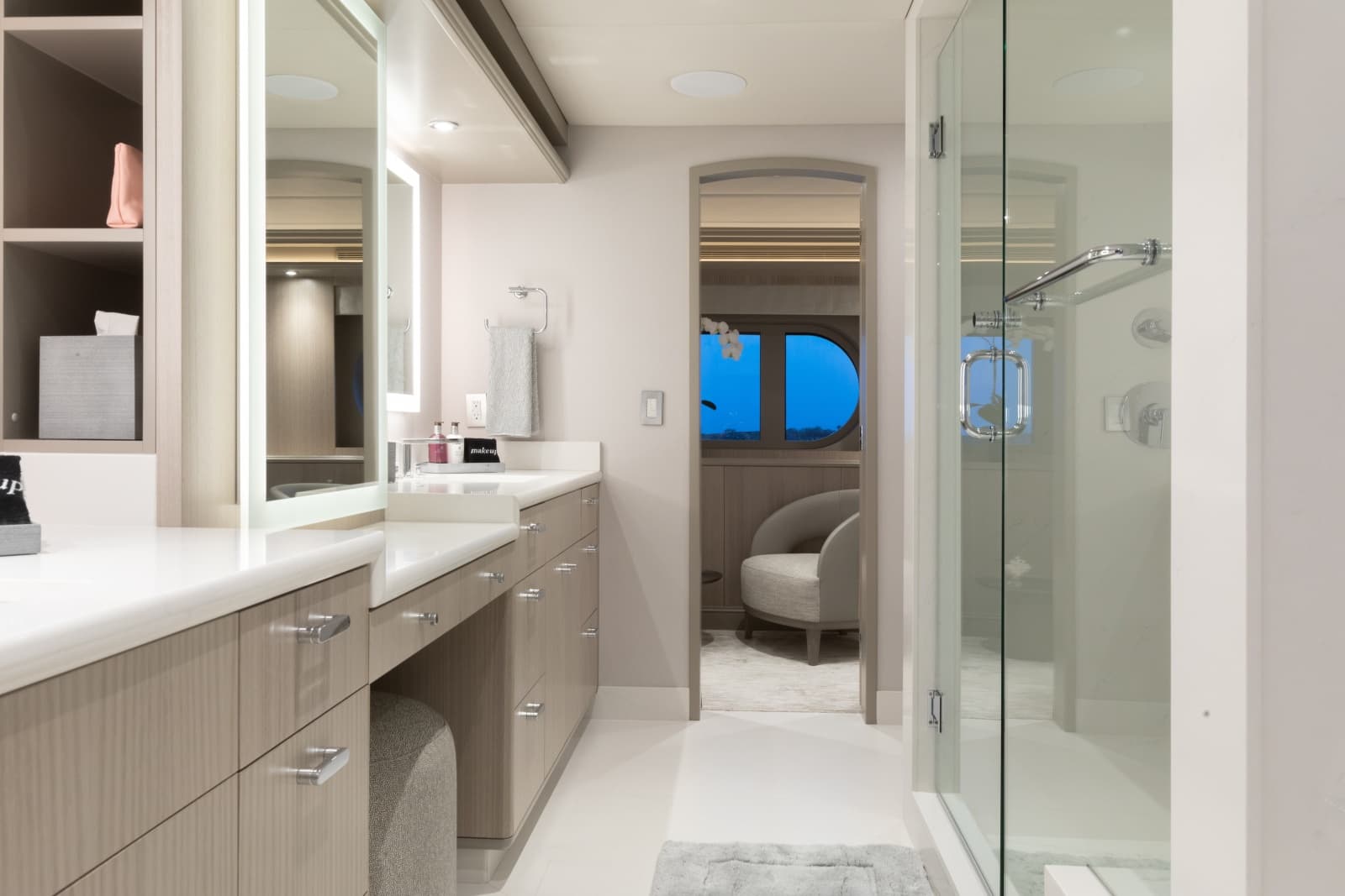 2000 Trinity Yachts 