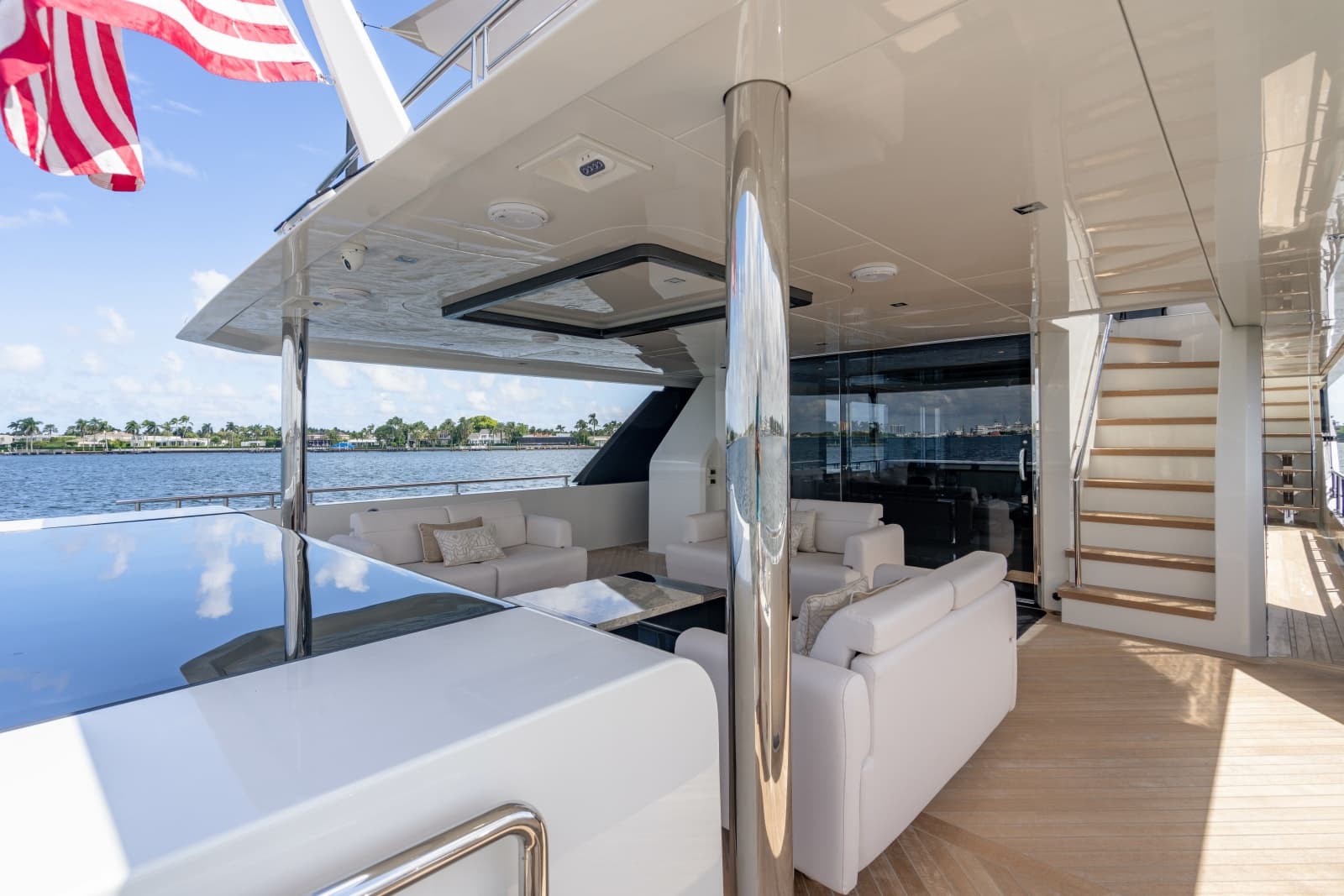 2023 Ocean Alexander 32 Explorer