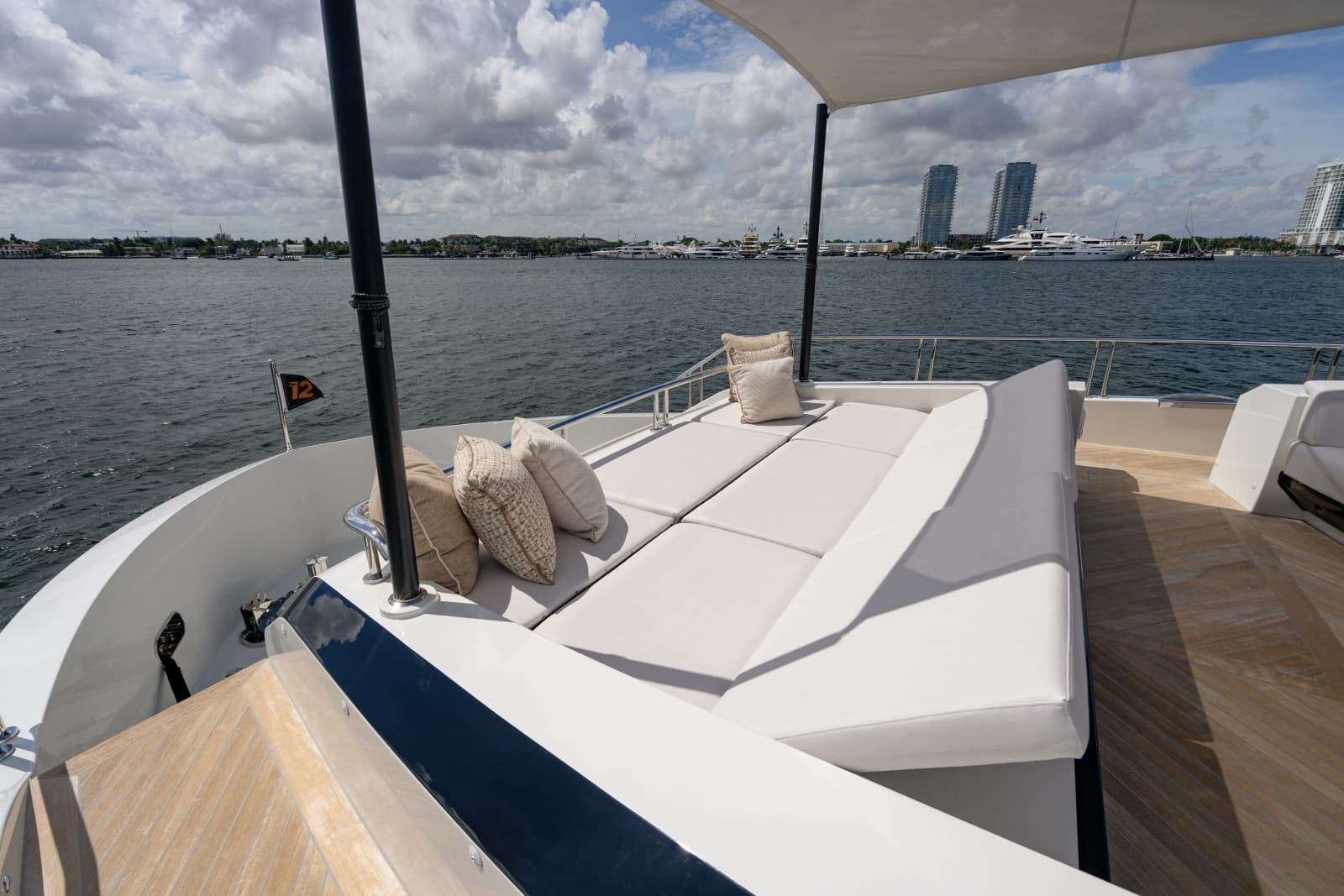 2023 Ocean Alexander 32 Explorer