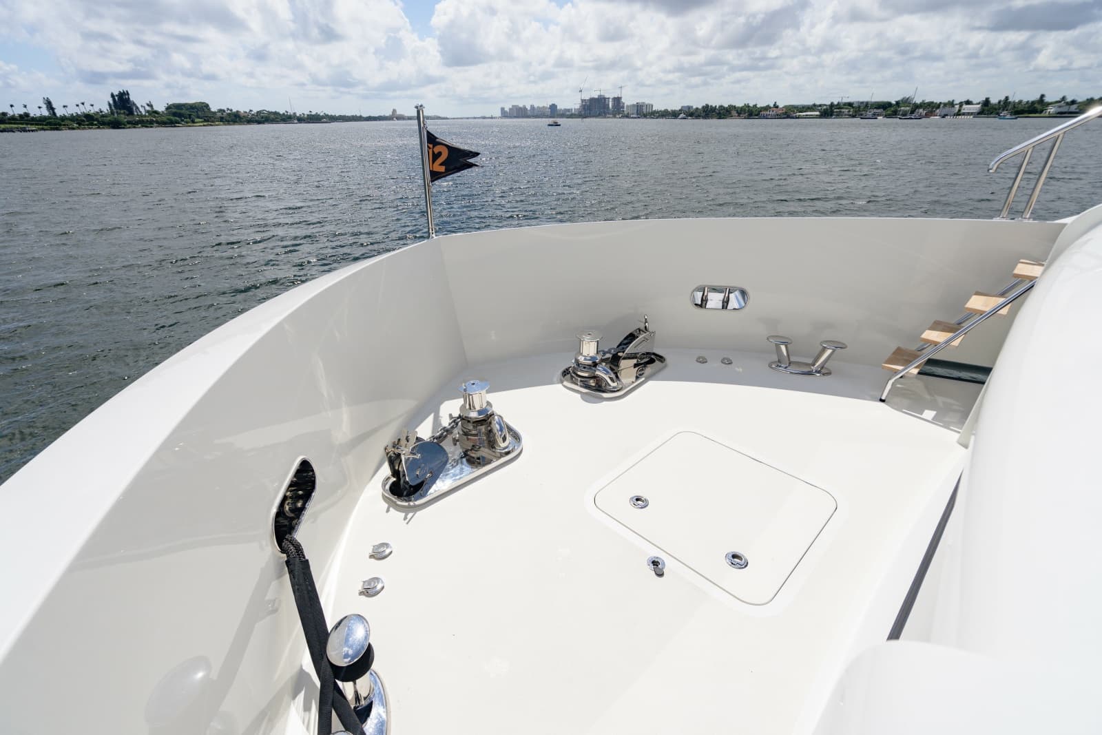 2023 Ocean Alexander 32 Explorer