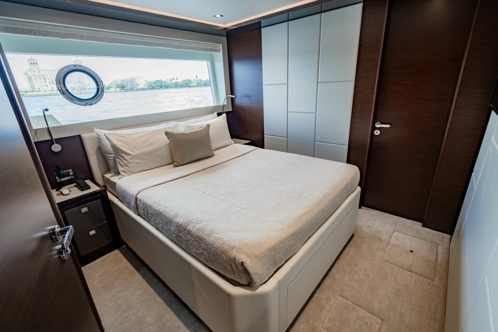 2023 Ocean Alexander 32 Explorer