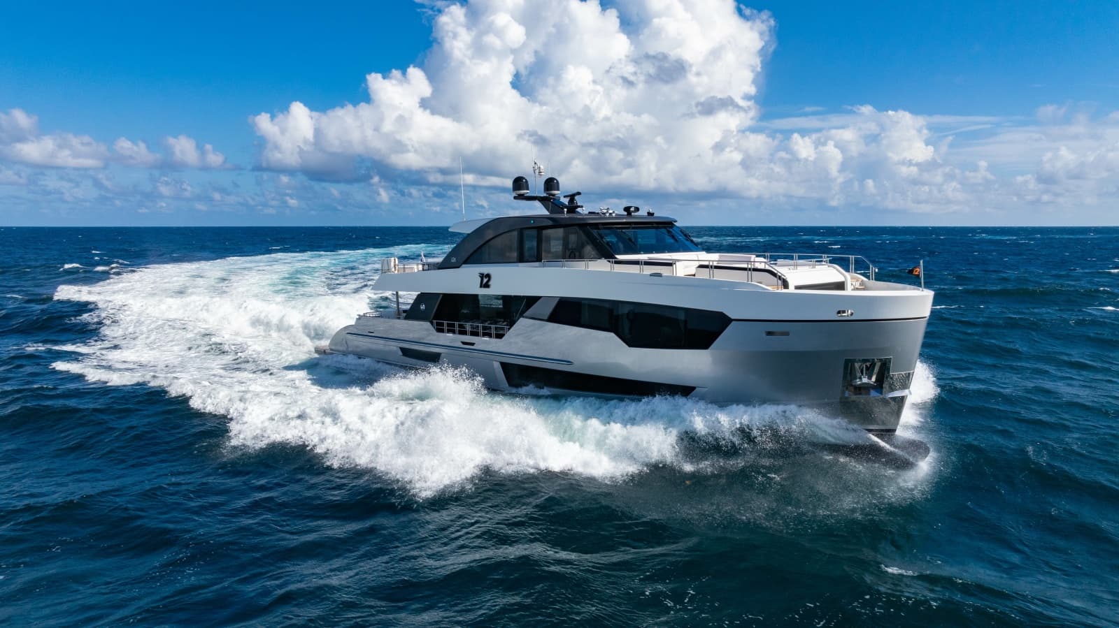 2023 Ocean Alexander 32 Explorer