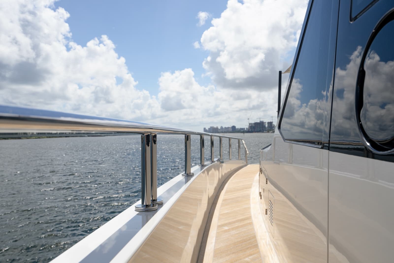 2023 Ocean Alexander 32 Explorer