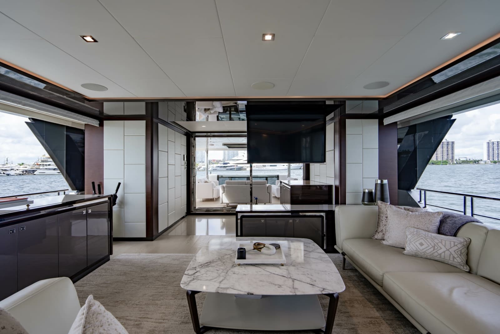 2023 Ocean Alexander 32 Explorer