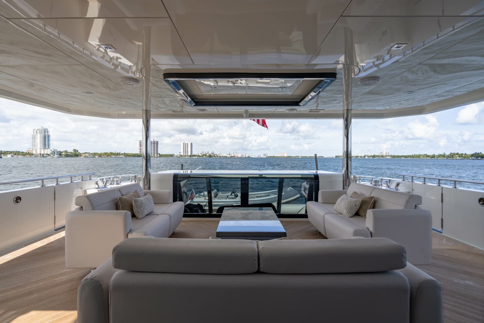 2023 Ocean Alexander 32 Explorer