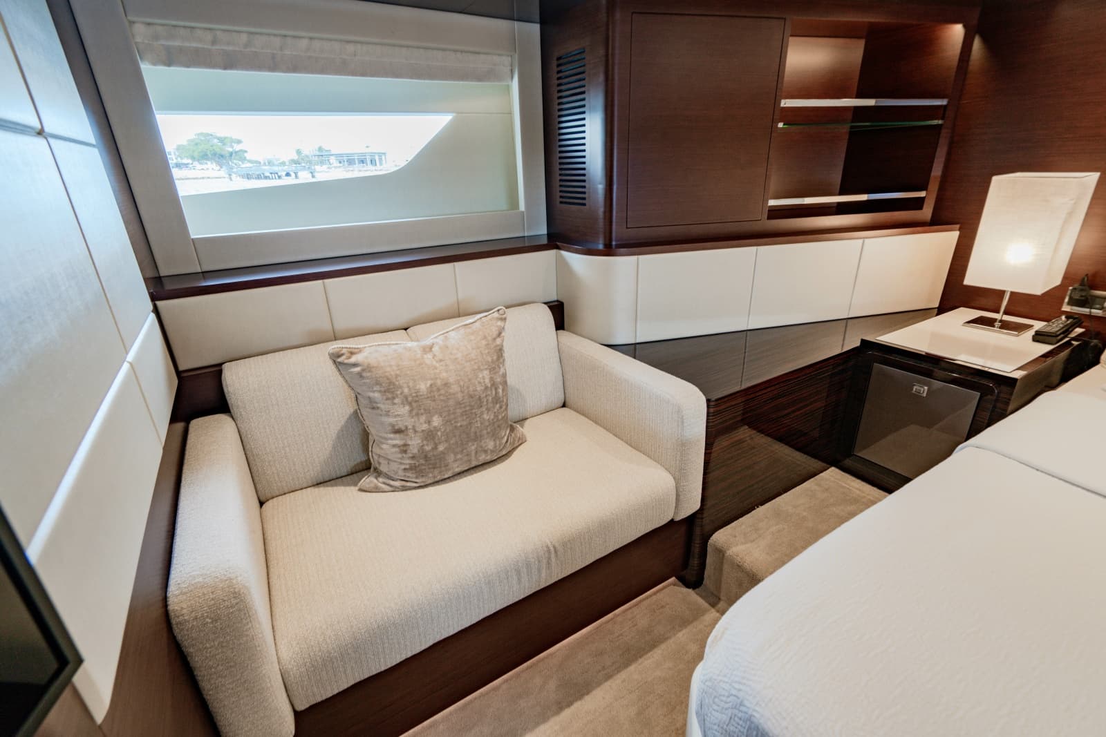 2023 Ocean Alexander 32 Explorer