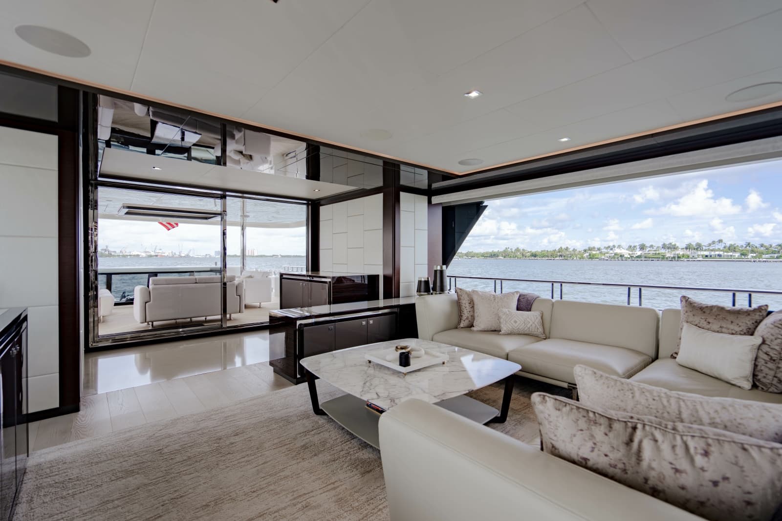 2023 Ocean Alexander 32 Explorer