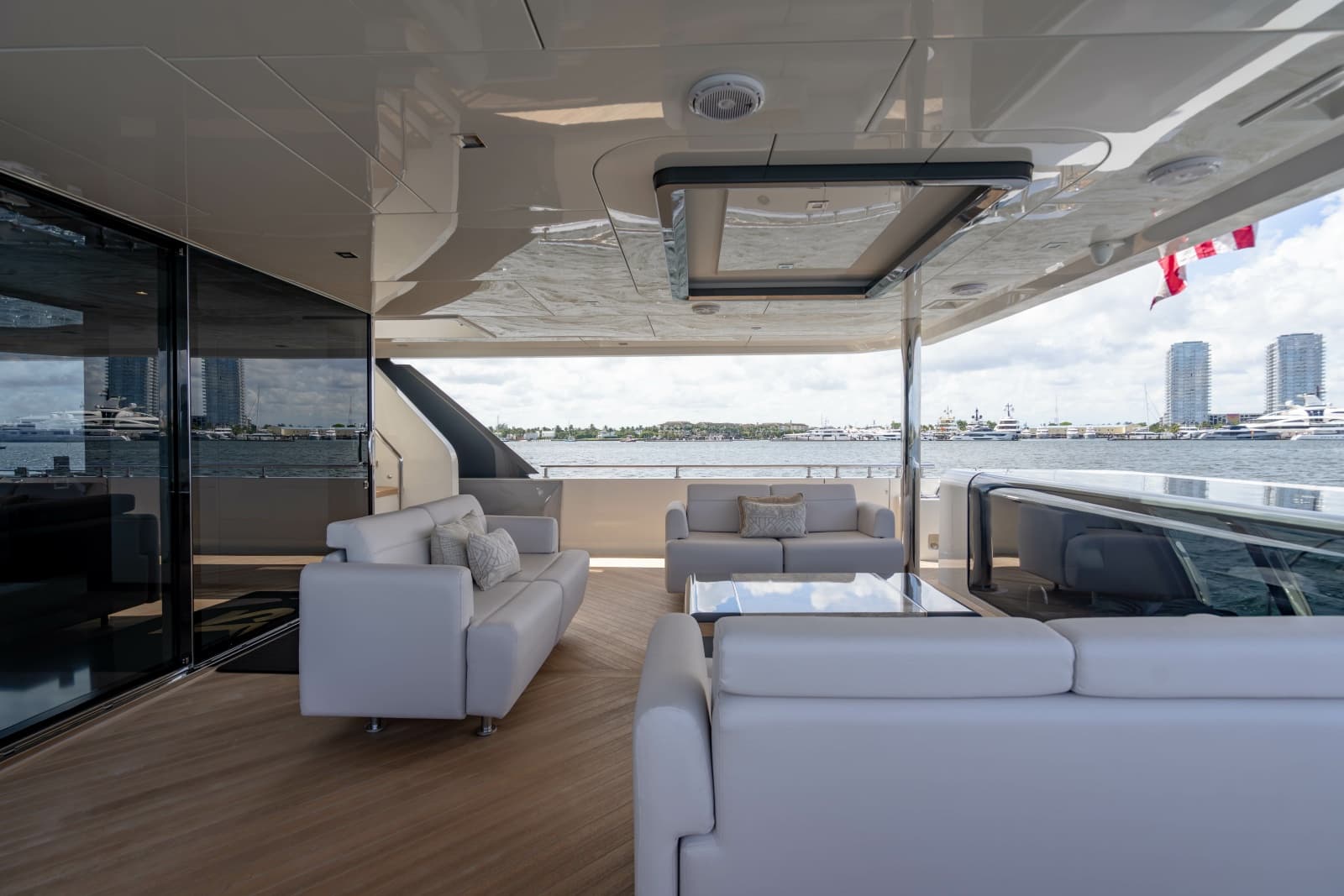 2023 Ocean Alexander 32 Explorer