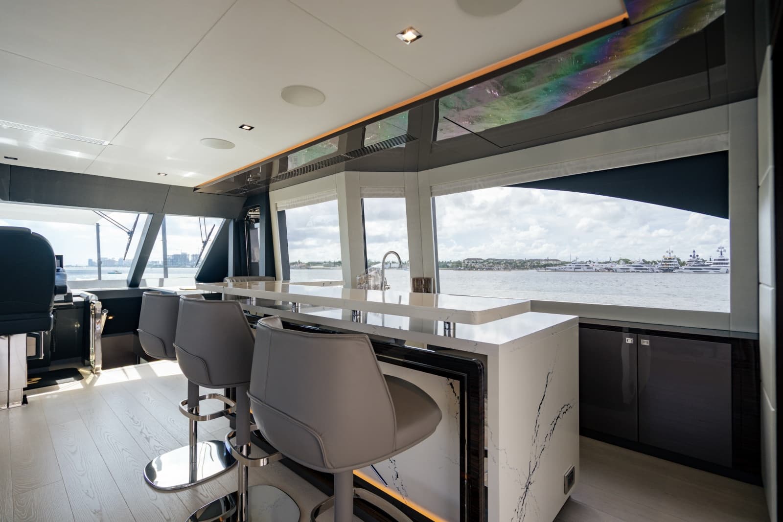 2023 Ocean Alexander 32 Explorer