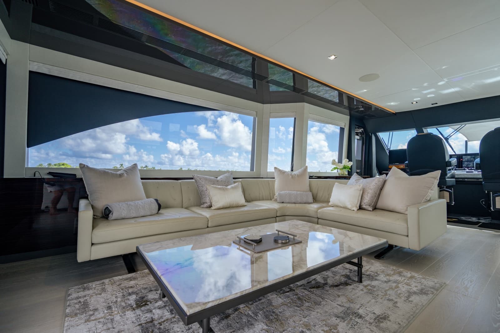 2023 Ocean Alexander 32 Explorer