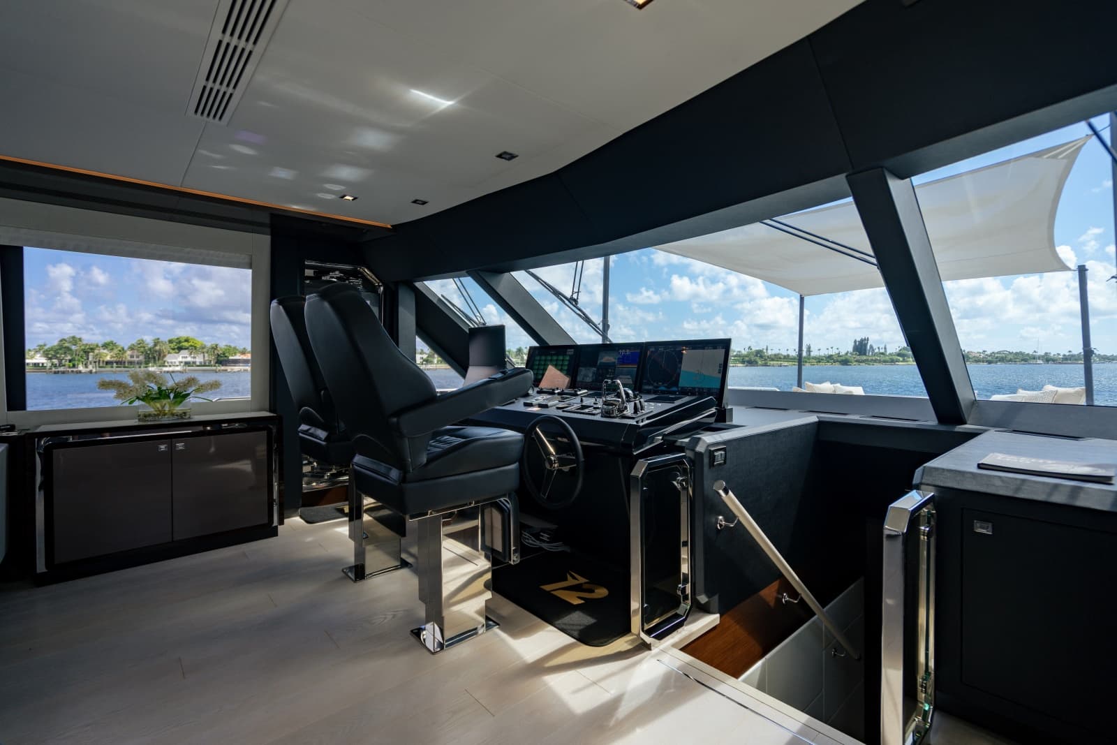 2023 Ocean Alexander 32 Explorer