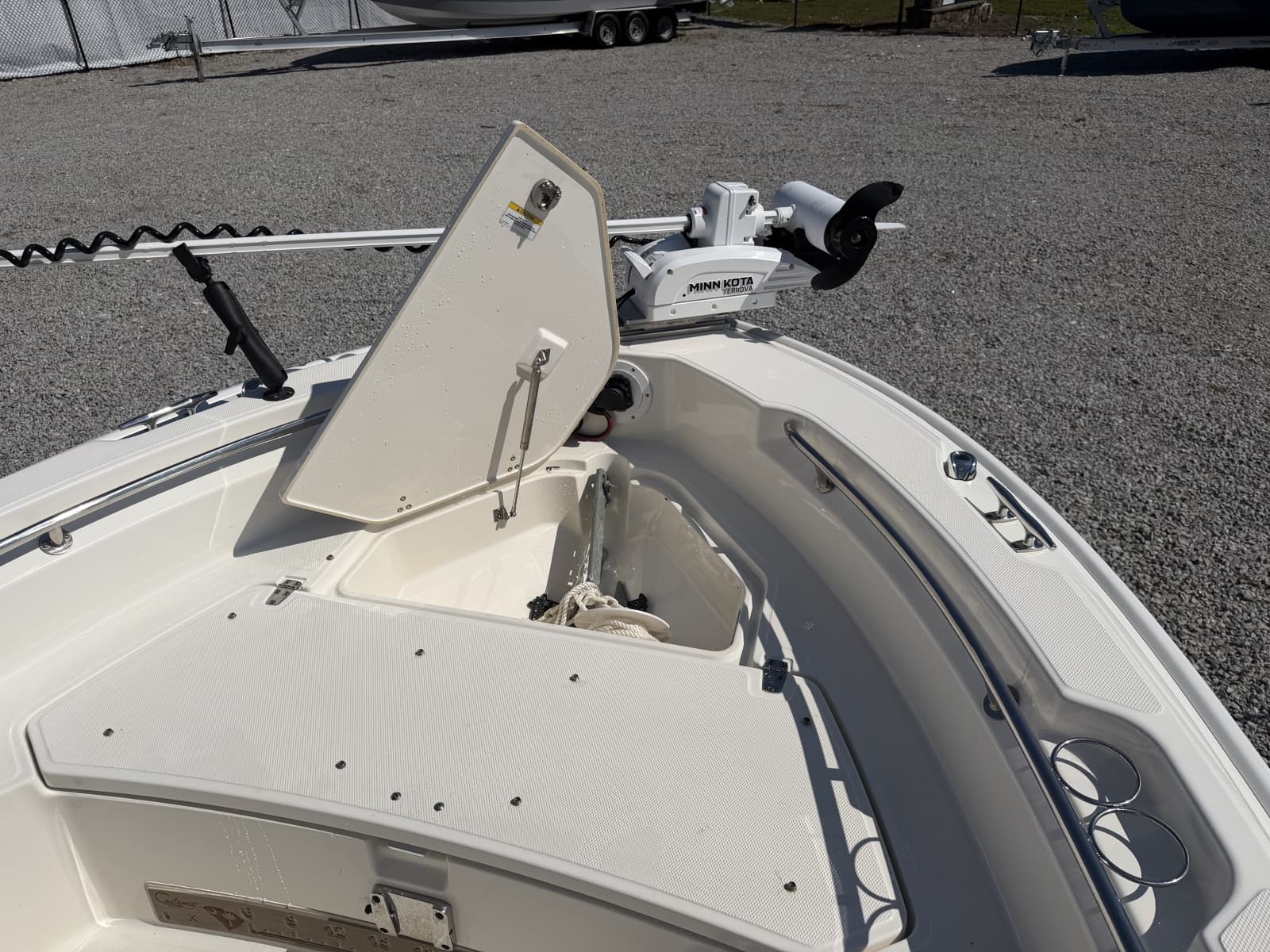 2022 Boston Whaler 220 Dauntless