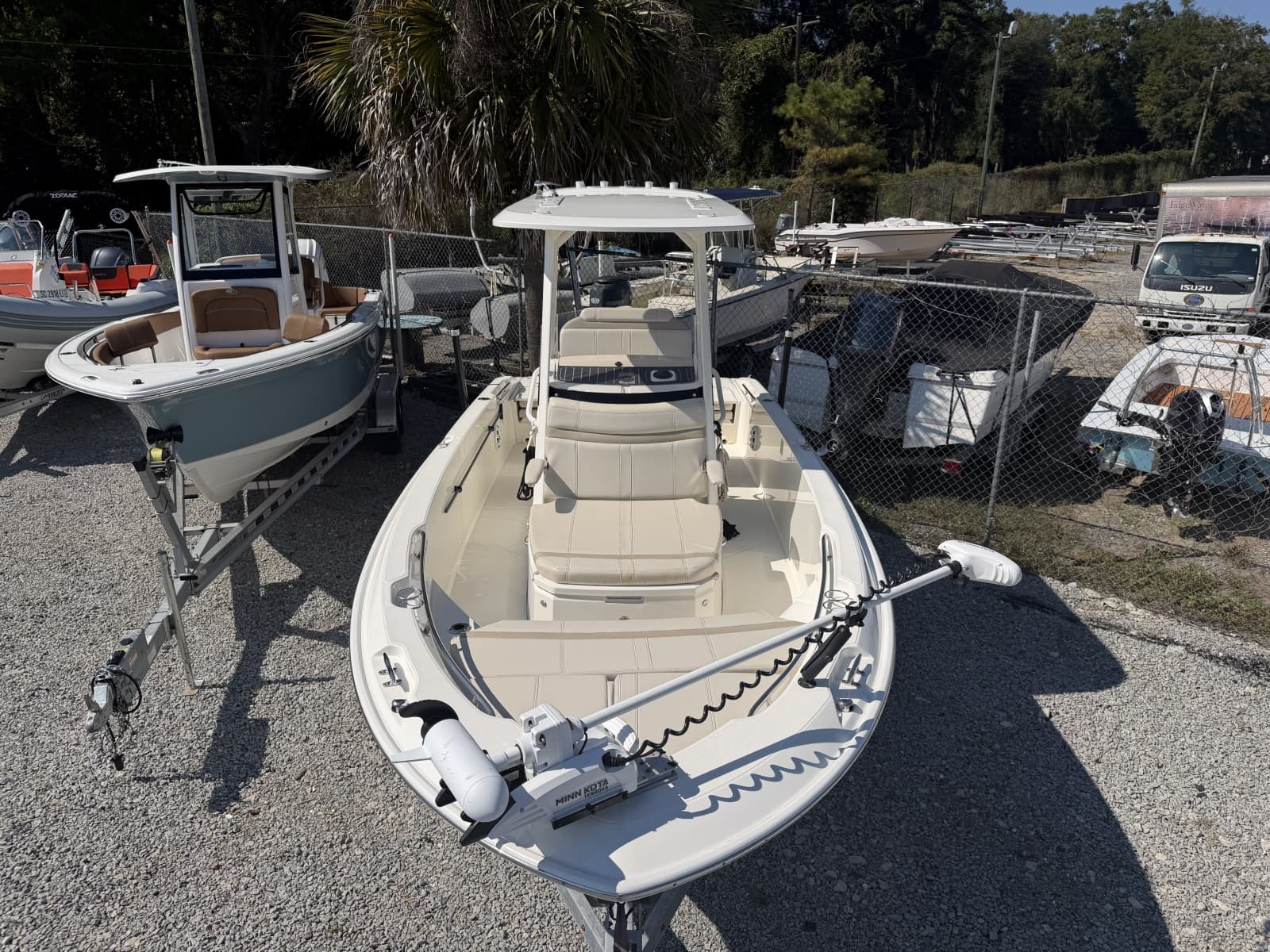 2022 Boston Whaler 220 Dauntless