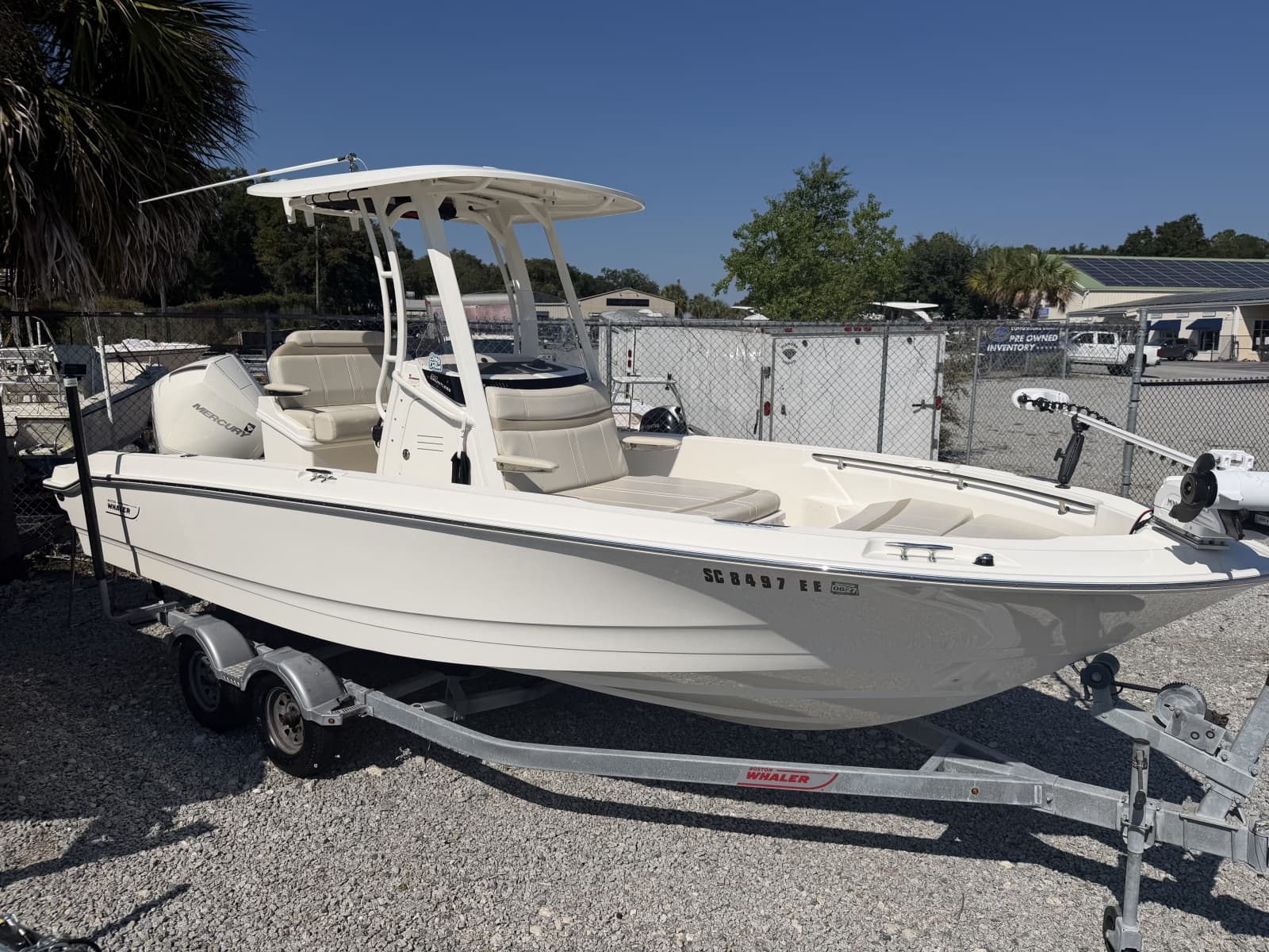 2022 Boston Whaler 220 Dauntless