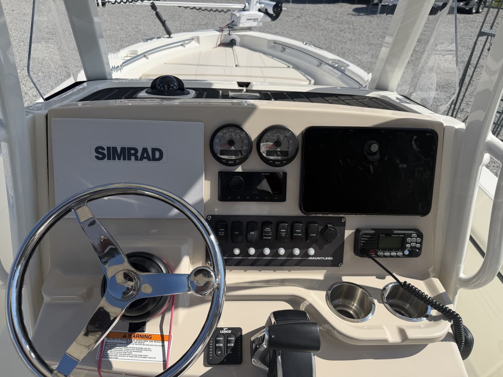 2022 Boston Whaler 220 Dauntless