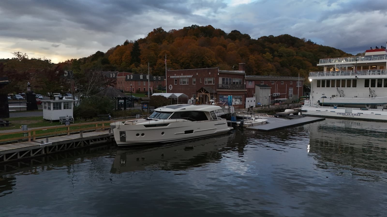 2019 Greenline 48 Coupe Hybrid