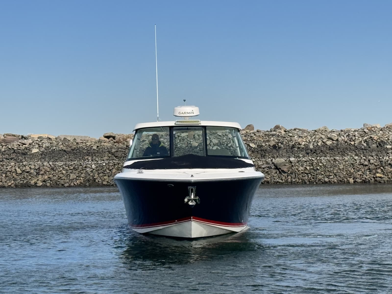 2016 Pursuit 325 DC
