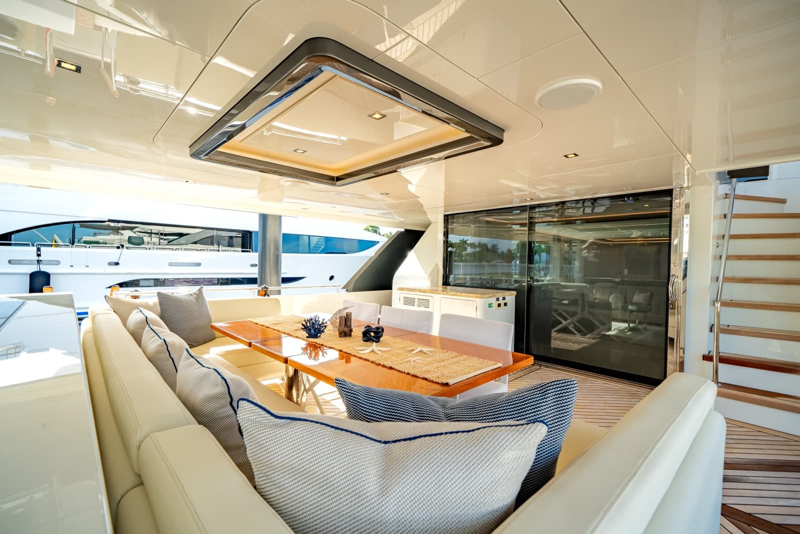 2024 Ocean Alexander 30R