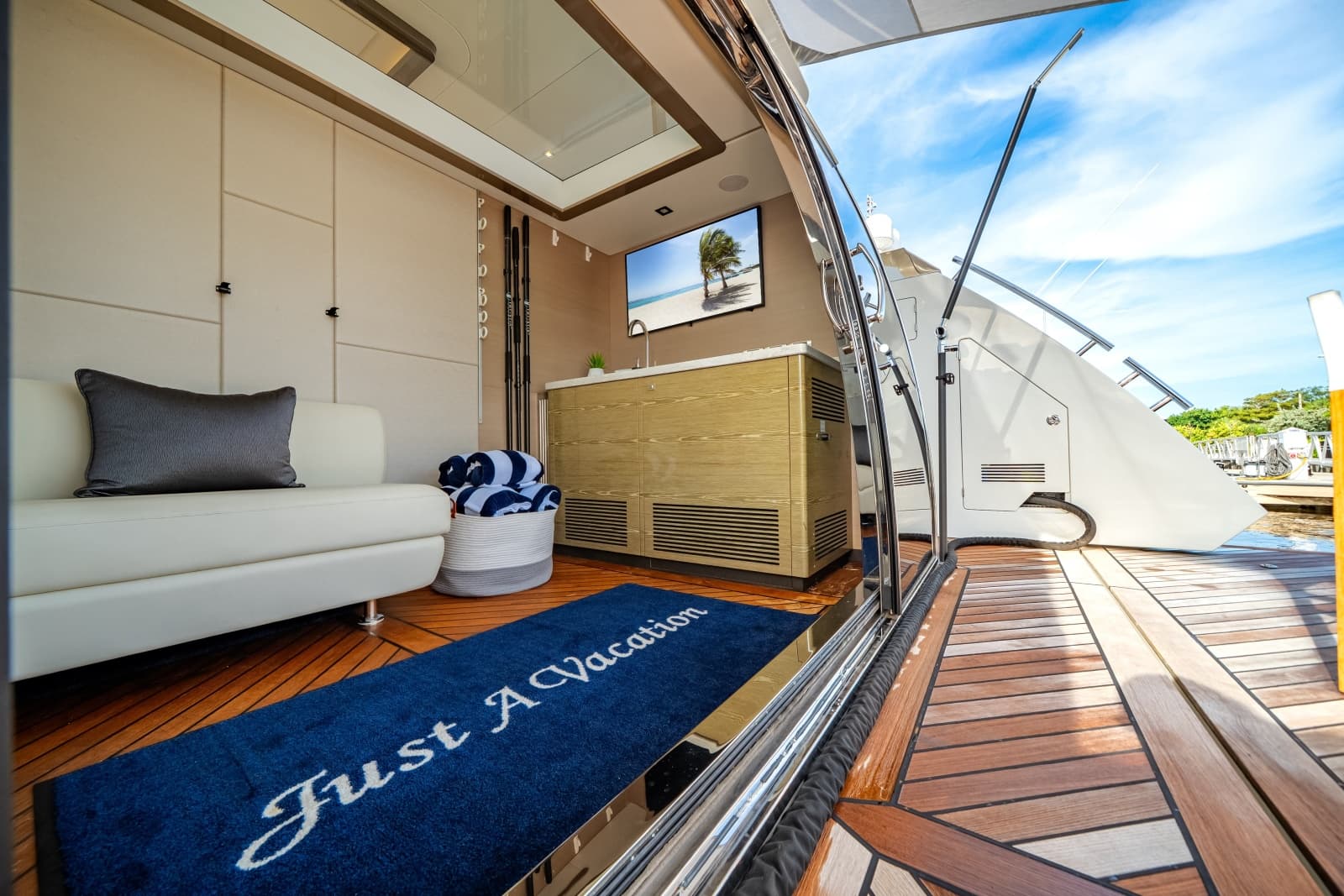2024 Ocean Alexander 30R