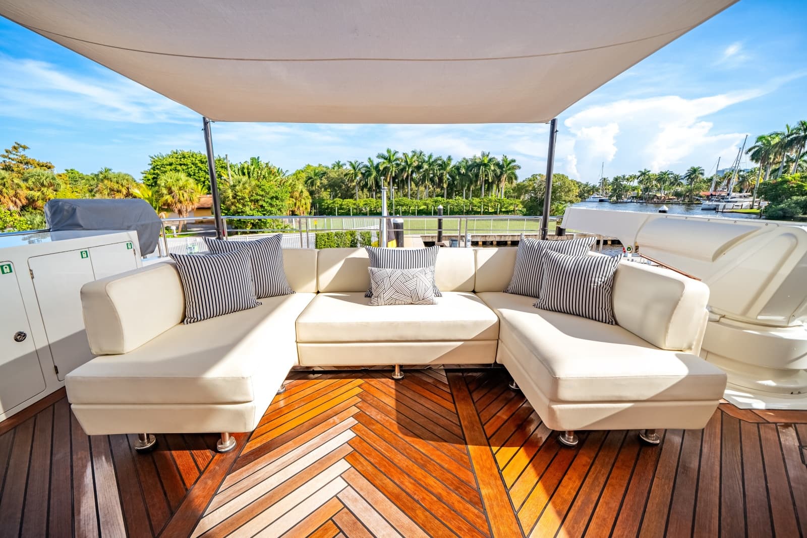2024 Ocean Alexander 30R