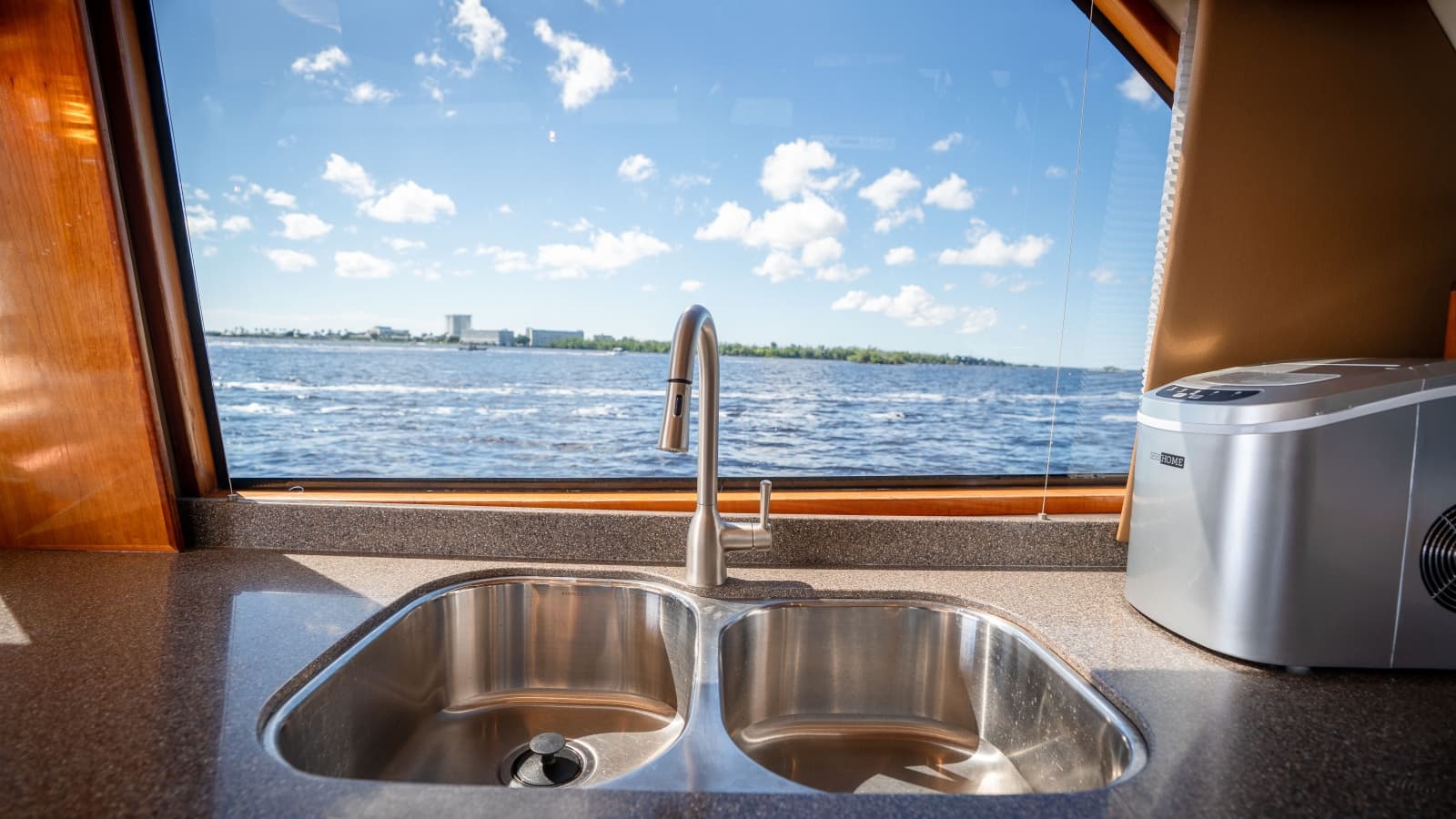 2008 Navigator 5100 Motor Yacht