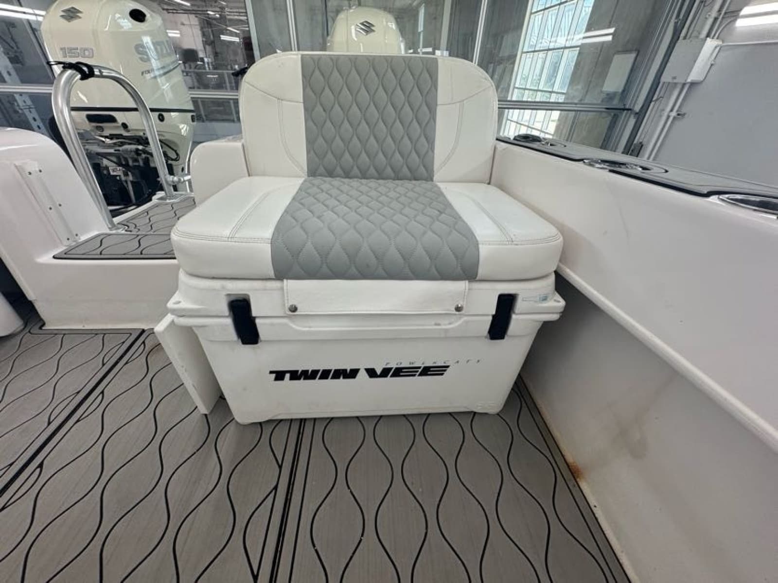 2020 Twin Vee 26 Viva SE