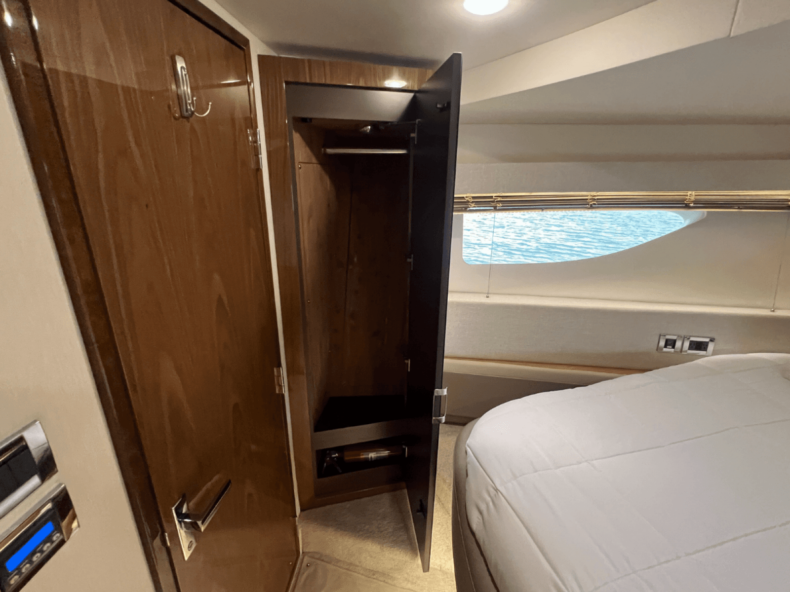 2018 Sea Ray FLY 520