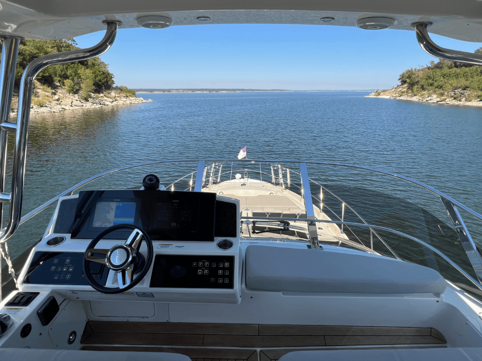 2018 Sea Ray FLY 520