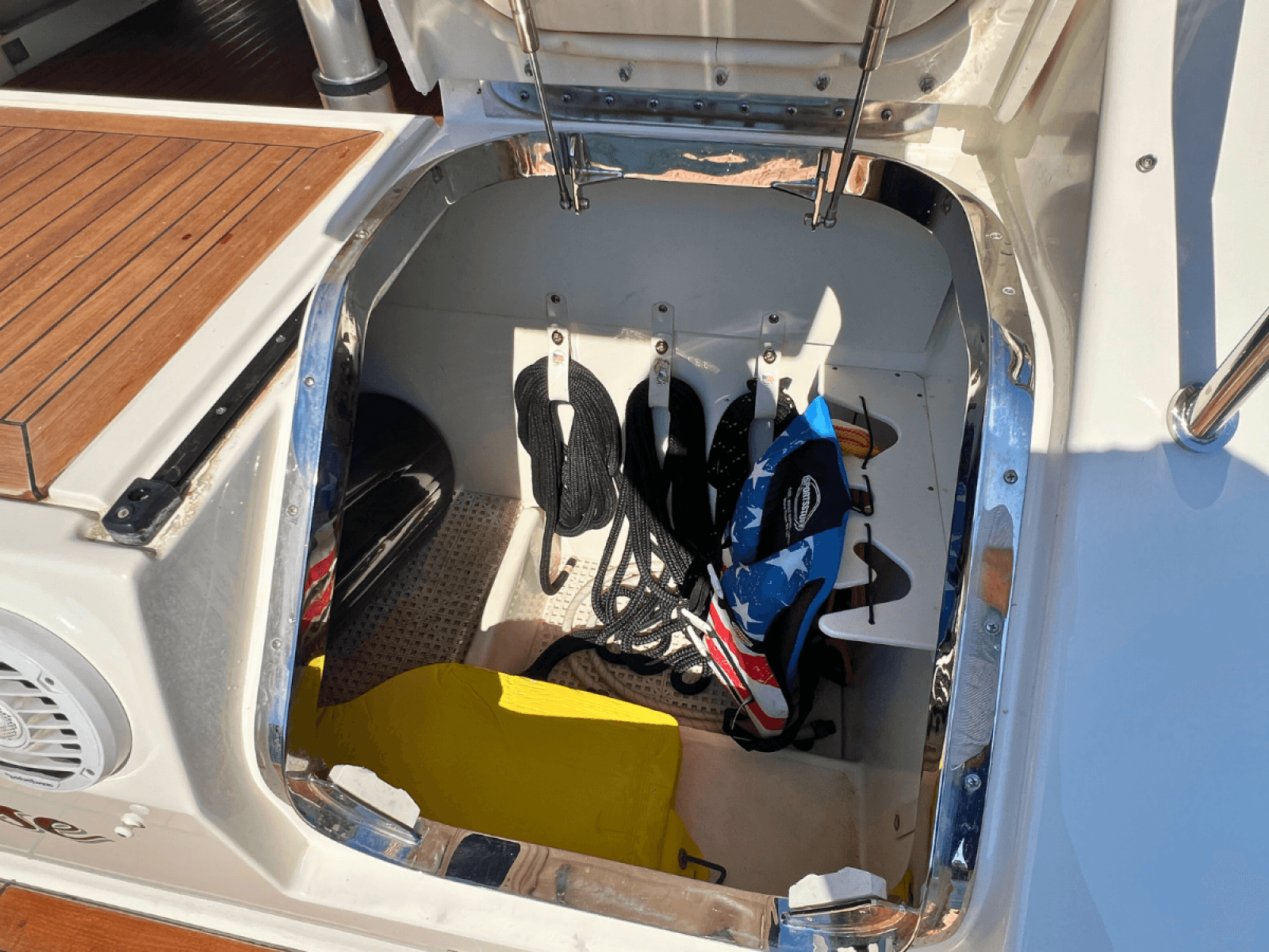 2018 Sea Ray FLY 520