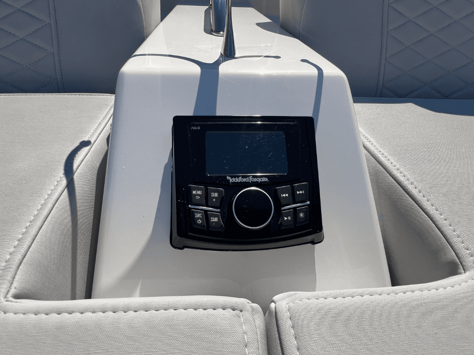 2018 Sea Ray FLY 520