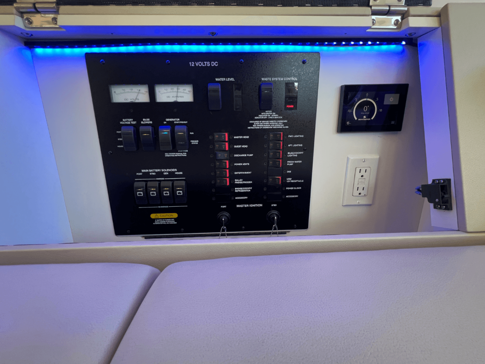 2018 Sea Ray FLY 520