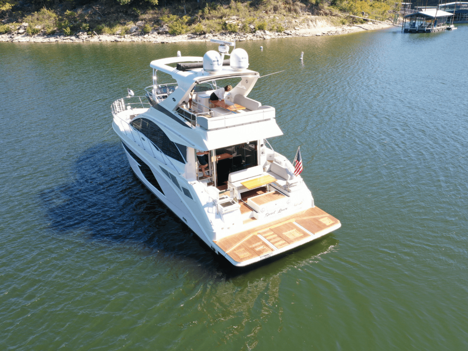 2018 Sea Ray FLY 520