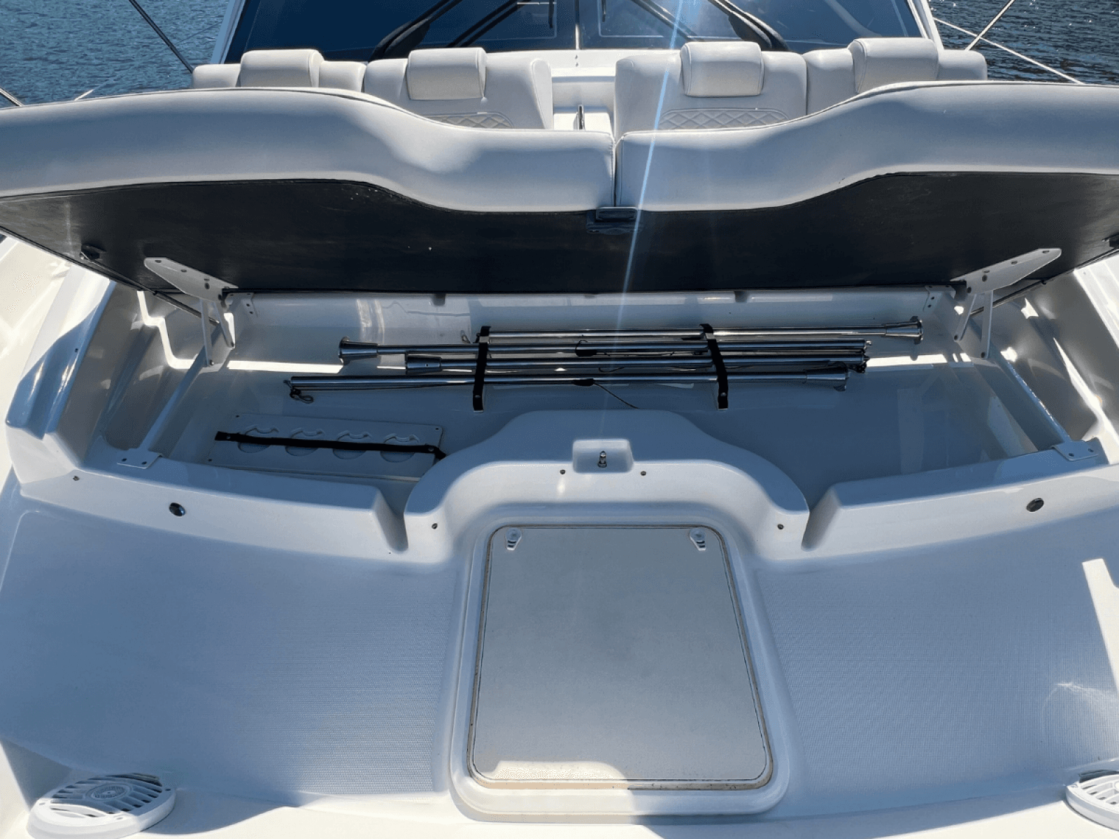 2018 Sea Ray FLY 520