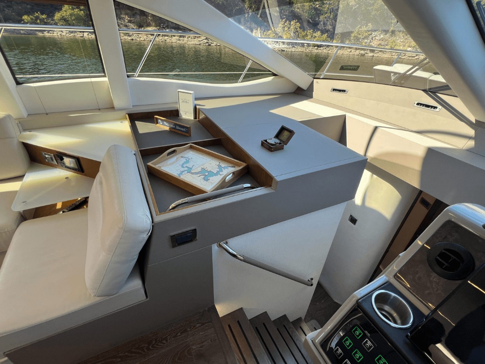2018 Sea Ray FLY 520