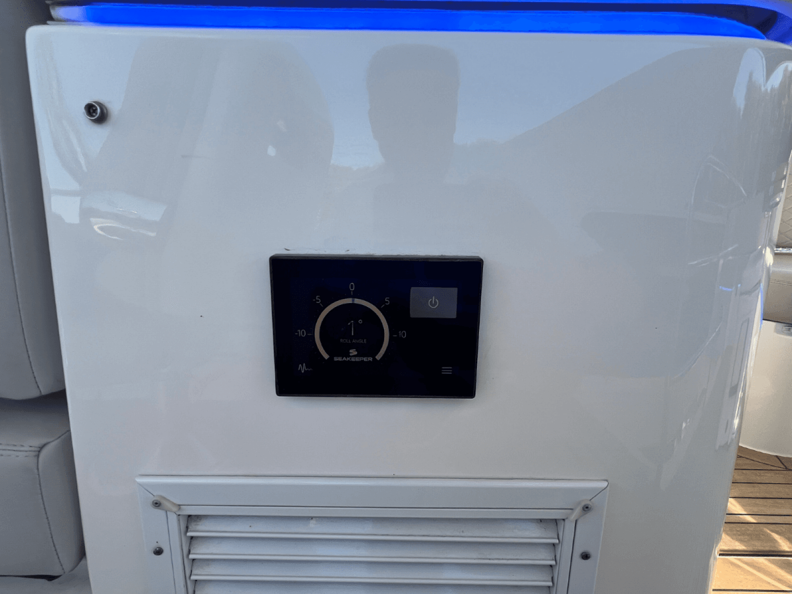 2018 Sea Ray FLY 520