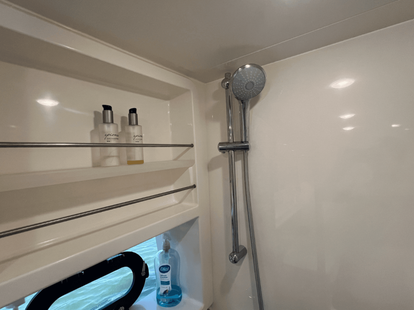 2018 Sea Ray FLY 520