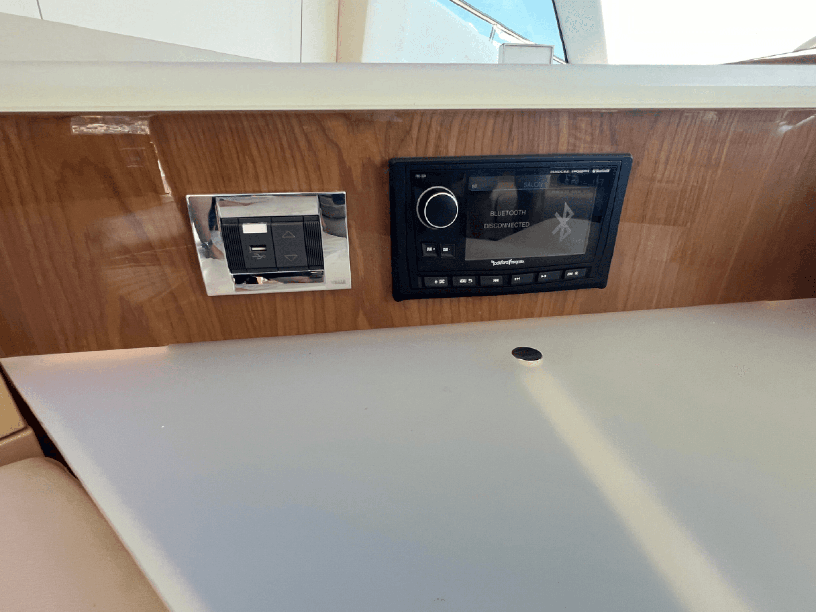 2018 Sea Ray FLY 520