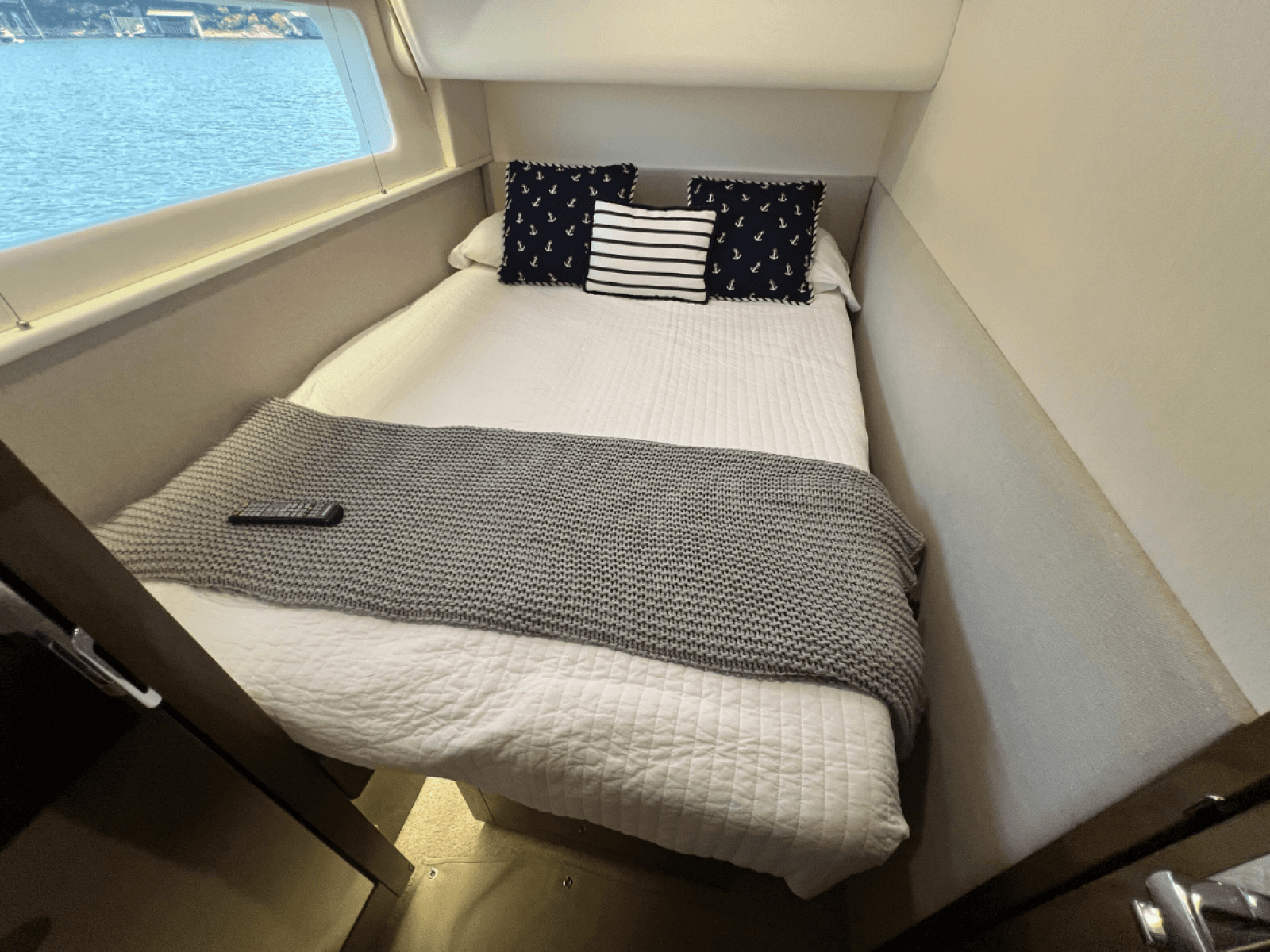 2018 Sea Ray FLY 520