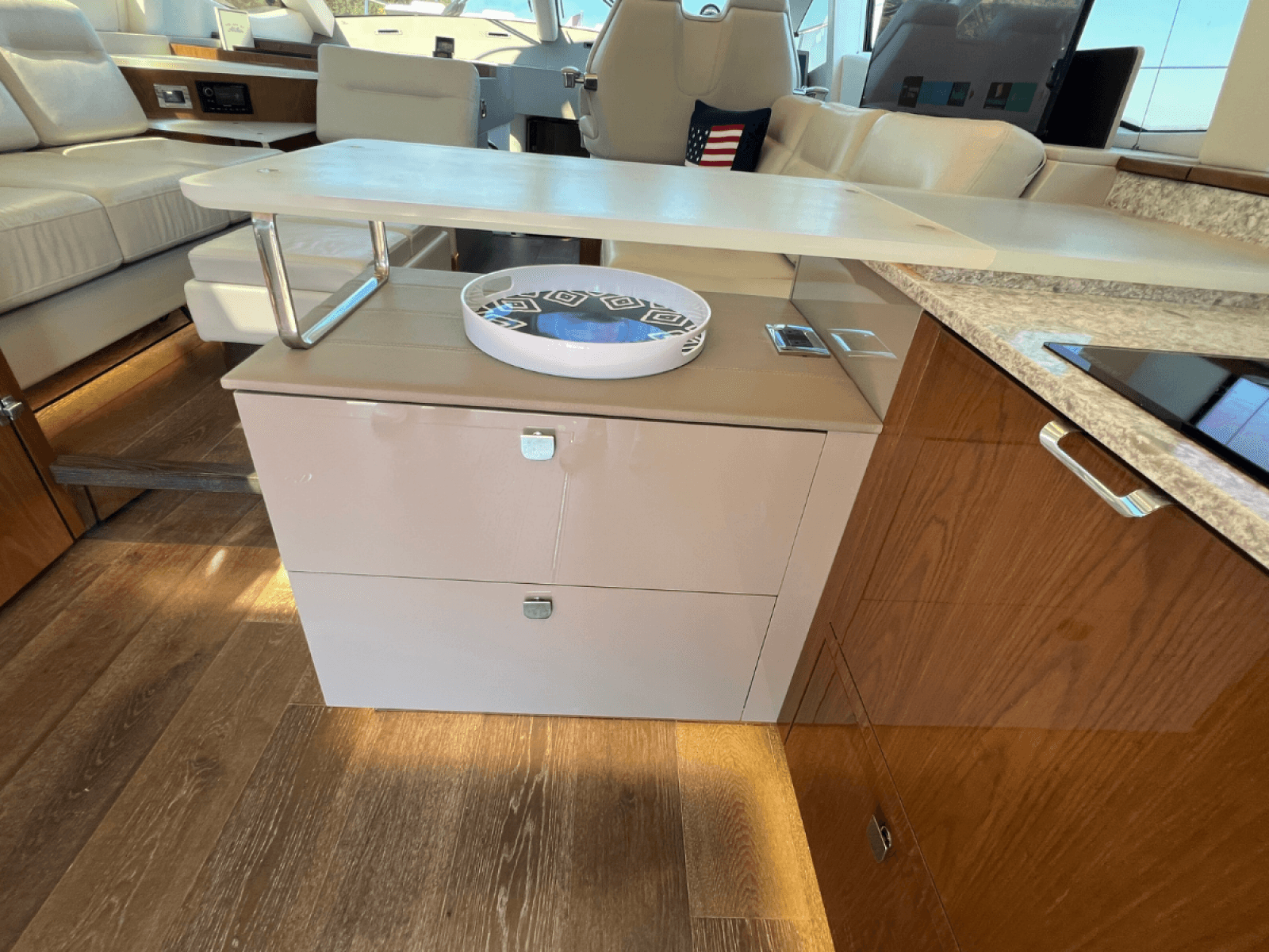 2018 Sea Ray FLY 520