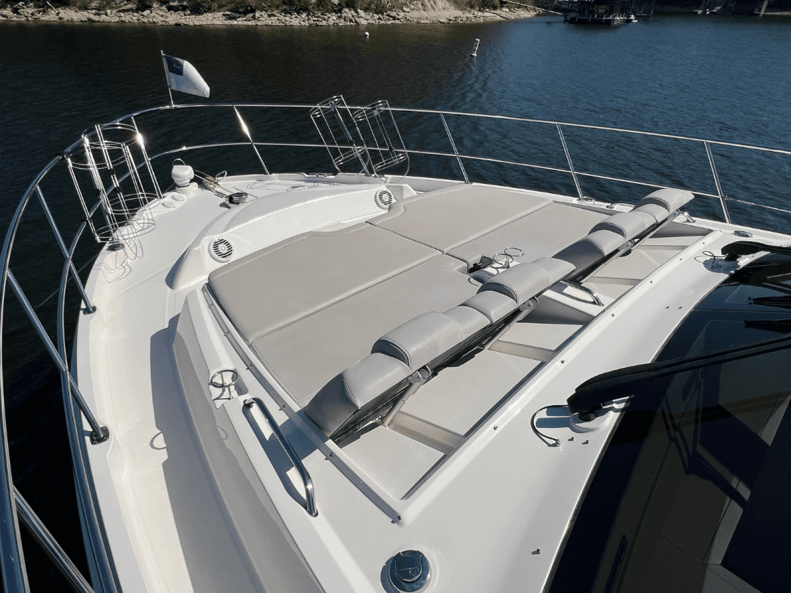 2018 Sea Ray FLY 520