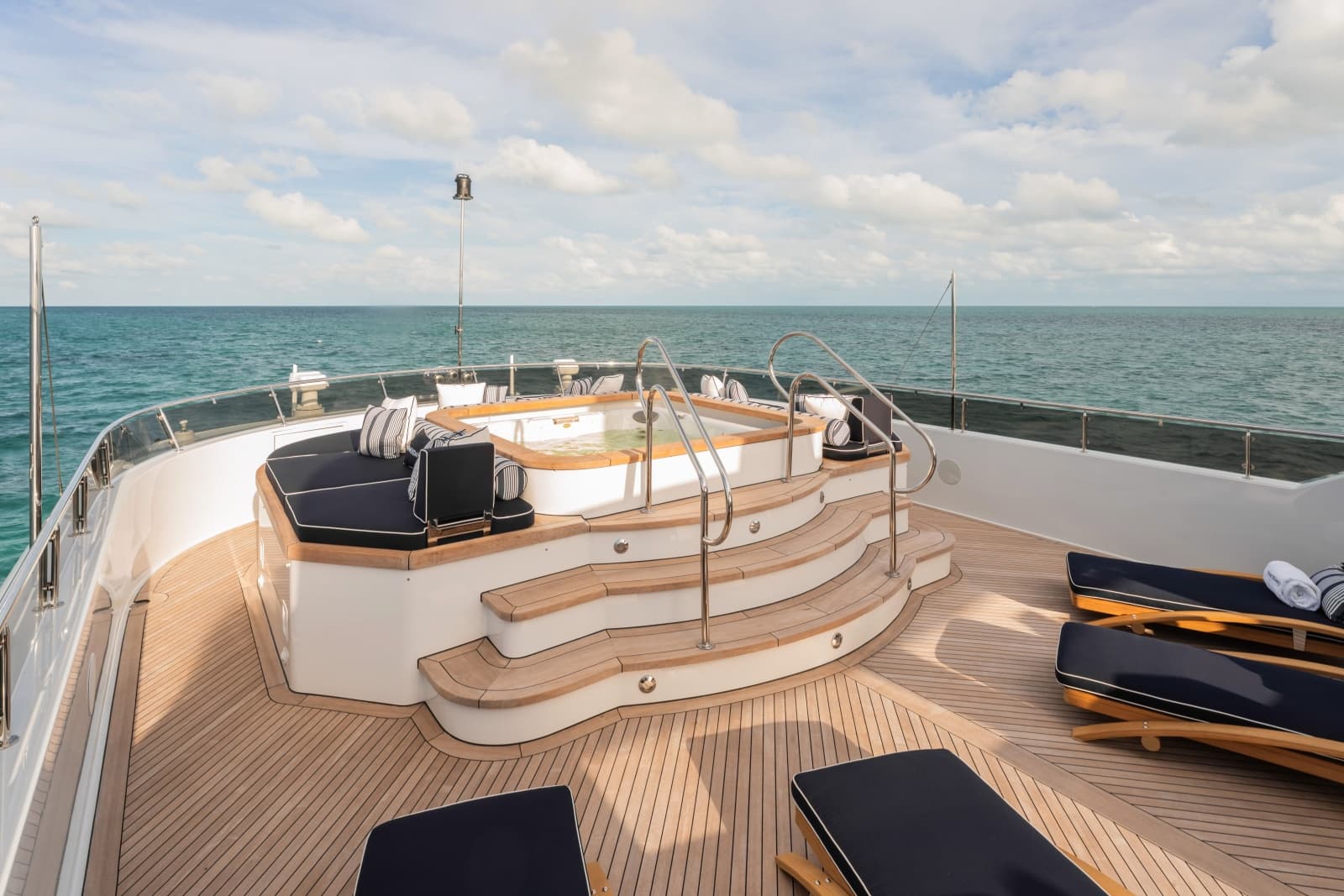 2004 Trinity Yachts 