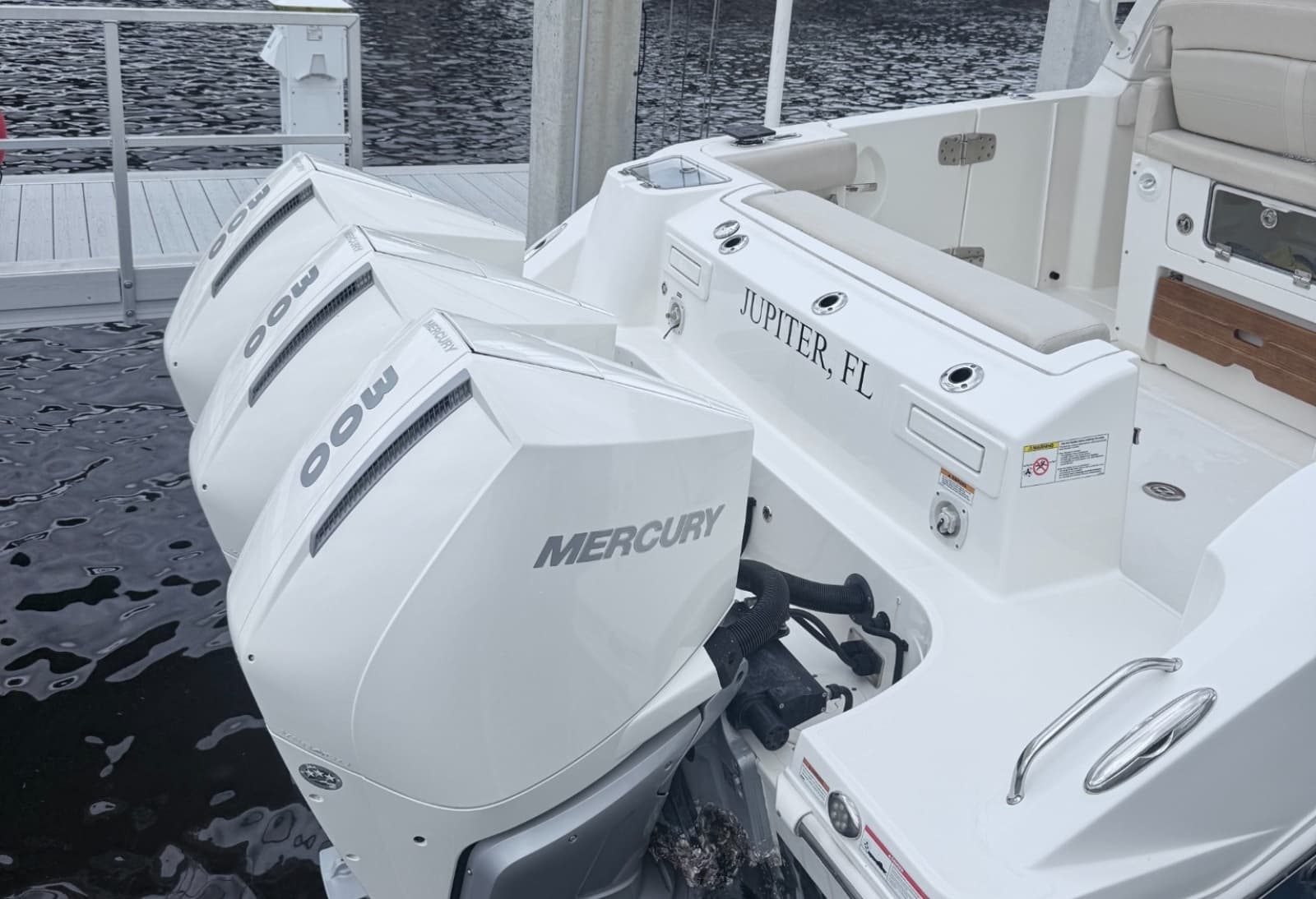 2023 Boston Whaler 350 Realm